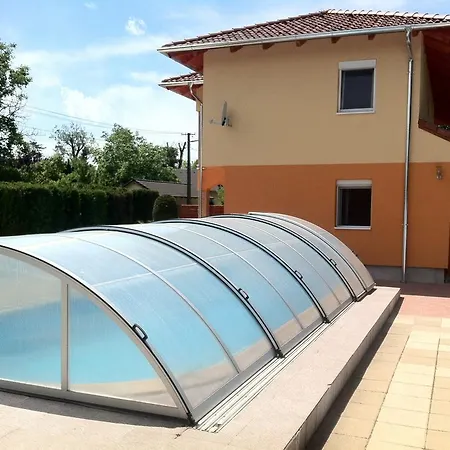 Granada Medences Apartmanhaz Szántód