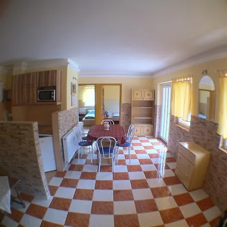 Апартаменты Granada Medences Apartmanhaz Сантод